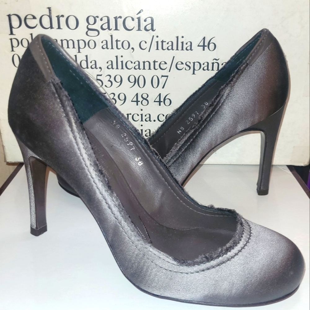Pedro Garcia grey frayed satin shoes high heels size 8 / 38 NEW